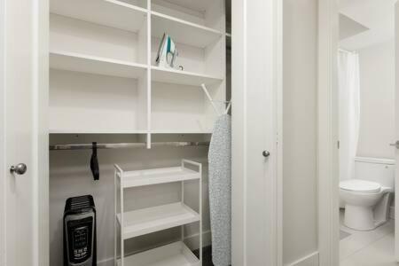 Bright New 1 Bedroom Private Secondary Basement Suite North Vancouver Exterior foto